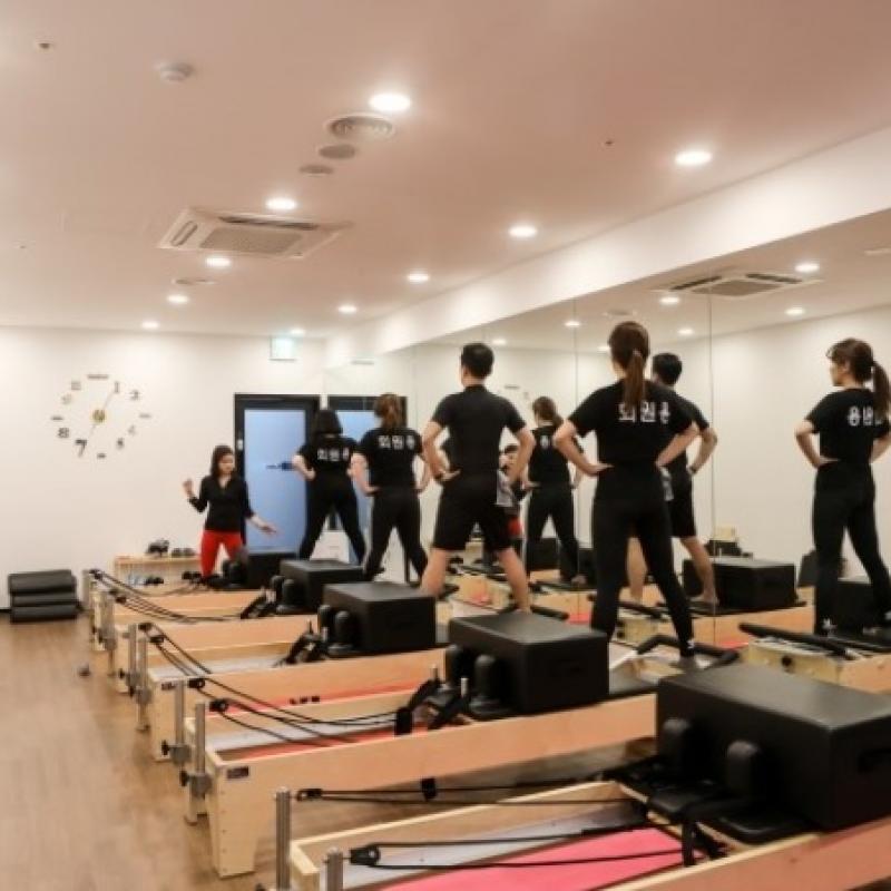 신규 오픈 ! 독산역 도보 2분 거리 인스타짐 [ 헬스 + 줌바 + 필라테스 + 사우나 + GX  ] 헬스권 양도합니다.