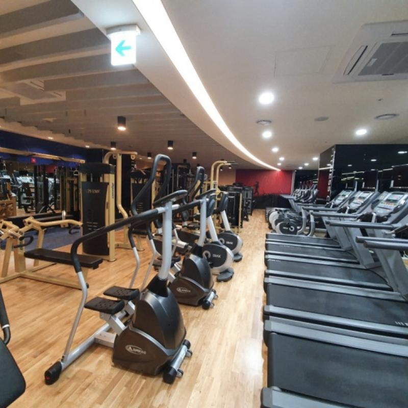 롯데스타휘트니스 헬스권 양도(11월말까지/락카룸 운동복 포함)