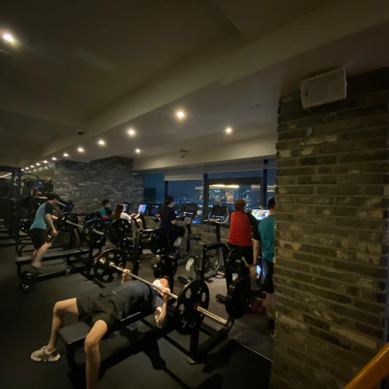 헬로우짐 주안점 헬스1년 26만원