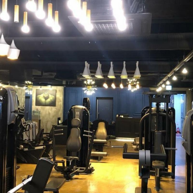 방이시장 입구에 위치한 짐포유 gx+사물함+운동복
